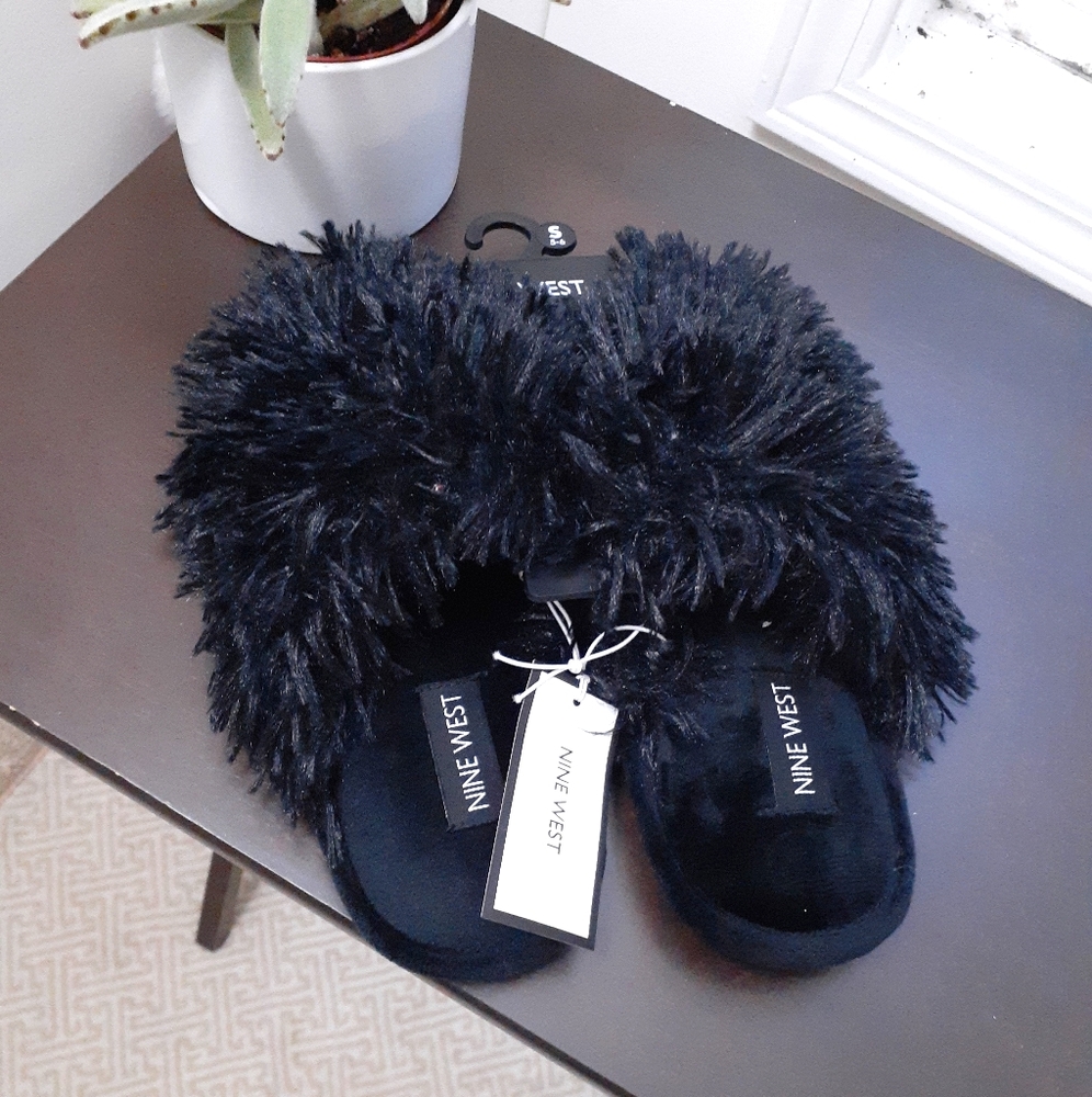 Fluffy Nine West slippers sz S (5-6) NWT
